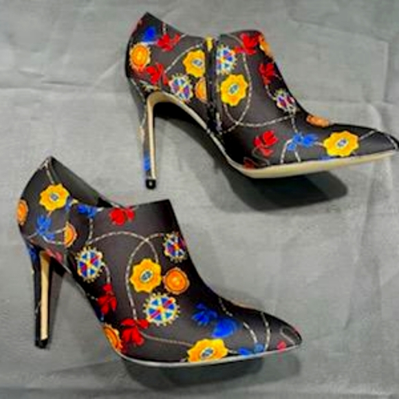 Shoe Dazzle Shoes - Shoedazzle ankle boots multi color size 10.